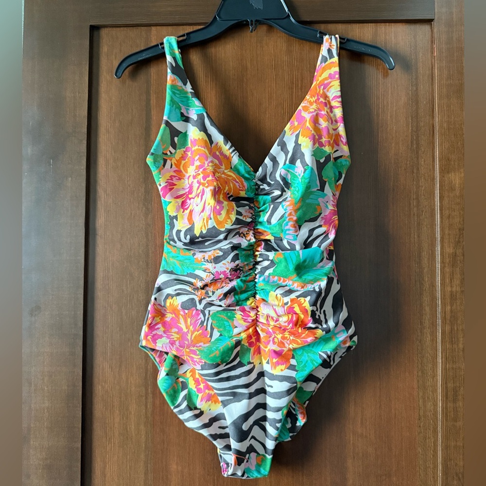 Skatie Jacelyn One Piece- Carlo